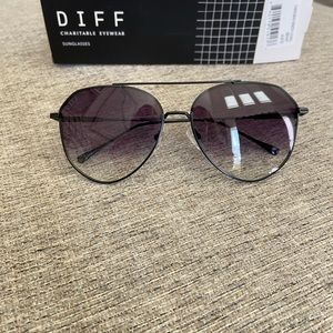 Diff Eyewear Aviator’s Black, NEW IN BOX